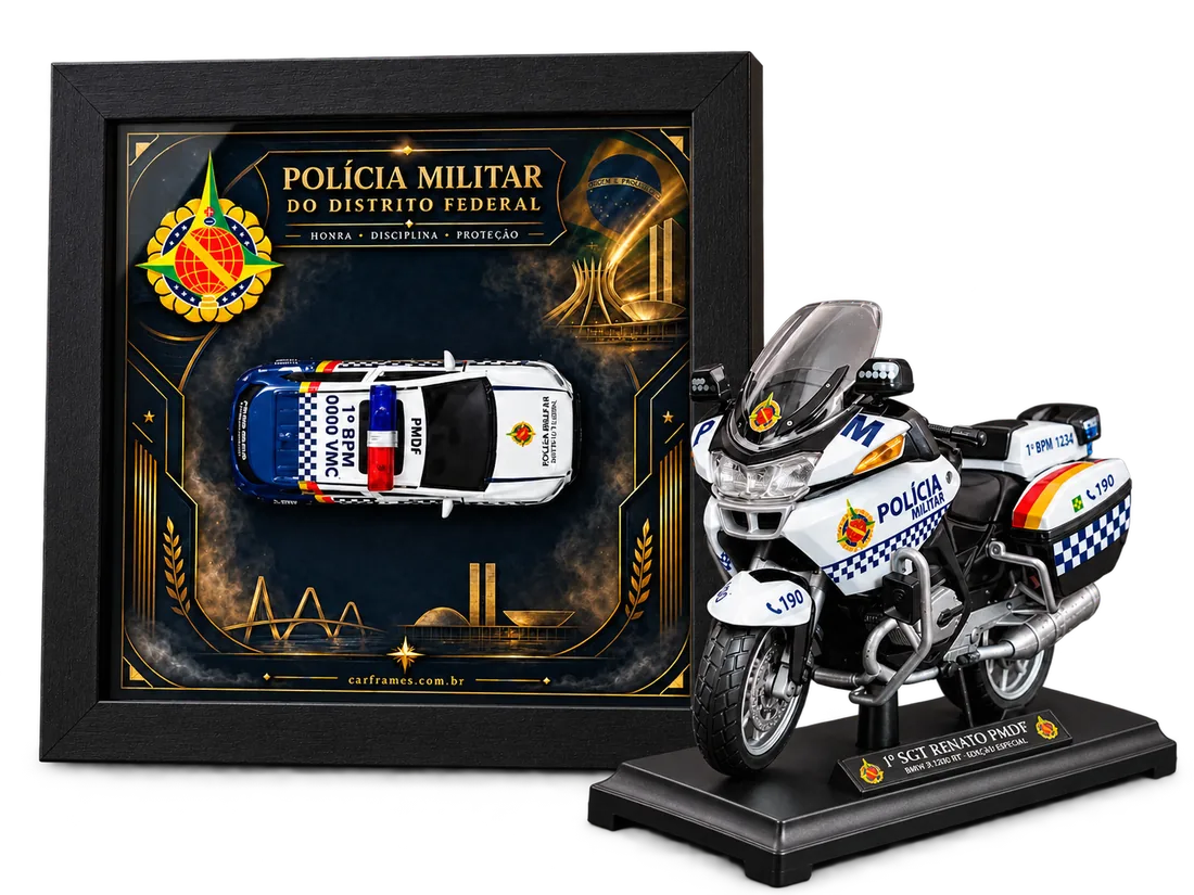 Quadro colecionável CarFrames PMDF ao lado de miniatura de moto da Polícia Militar do Distrito Federal